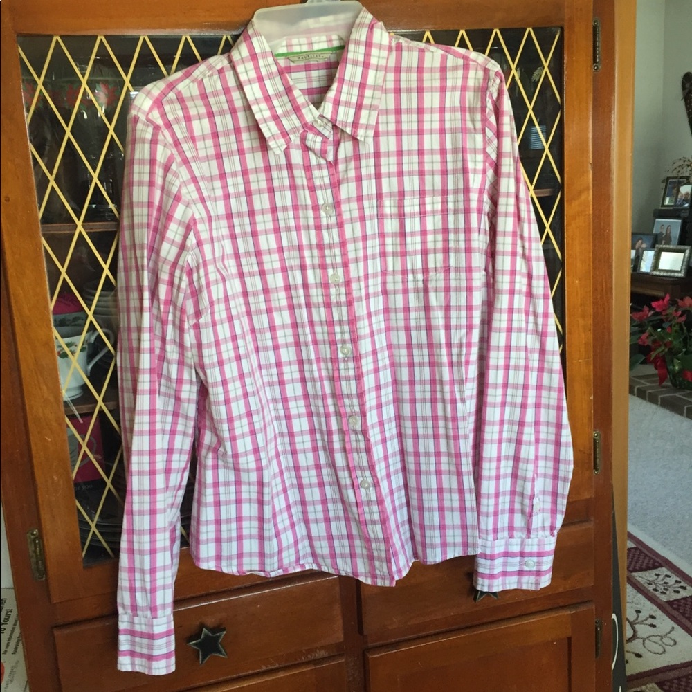 Maurices Women’s Pink Plaid Button Down Size L